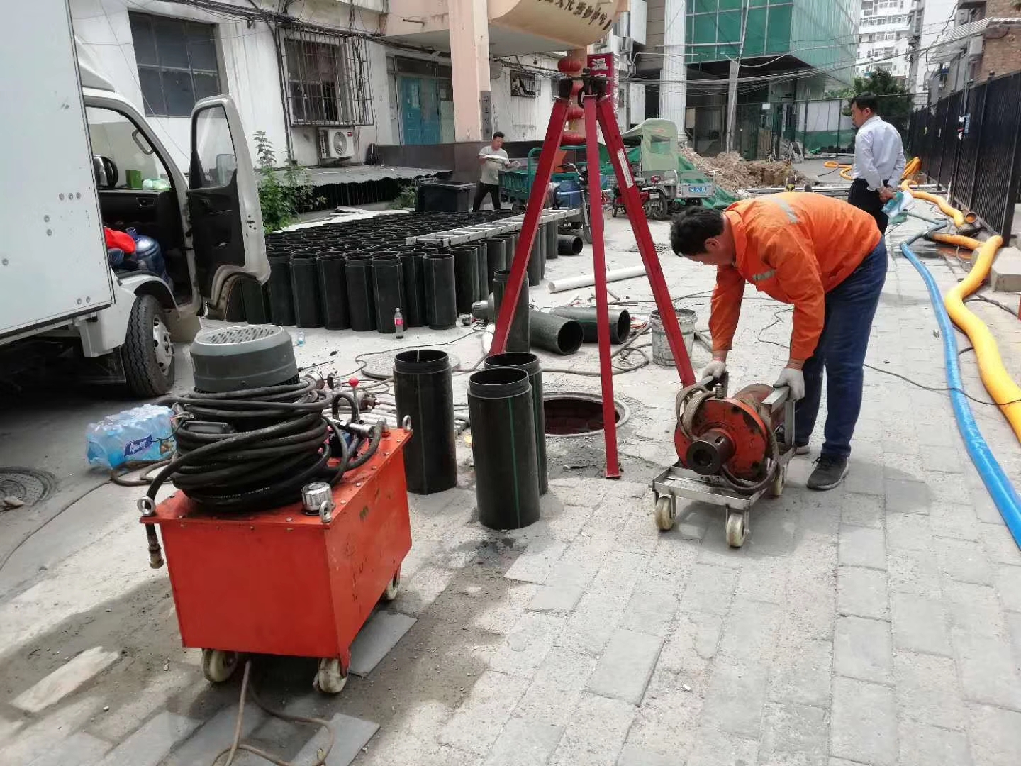 非開(kāi)挖管道修復(fù)和置換管道